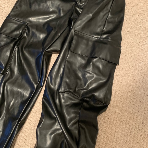 🚨ClearOut🚨SHEIN faux leather cargo pants - Picture 2 of 4